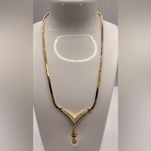 Vintage 1980s Signed Christain Dior Gold Plated Necklace Crystals Faux Pearl - Picture 4 of 9